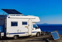 Compatibilidade de painéis solares com dispositivos de camping