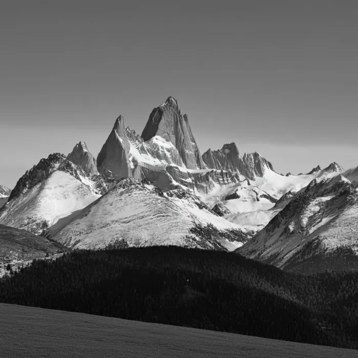 Chiedendo una serena fotografia di paesaggio in bianco e nero-02