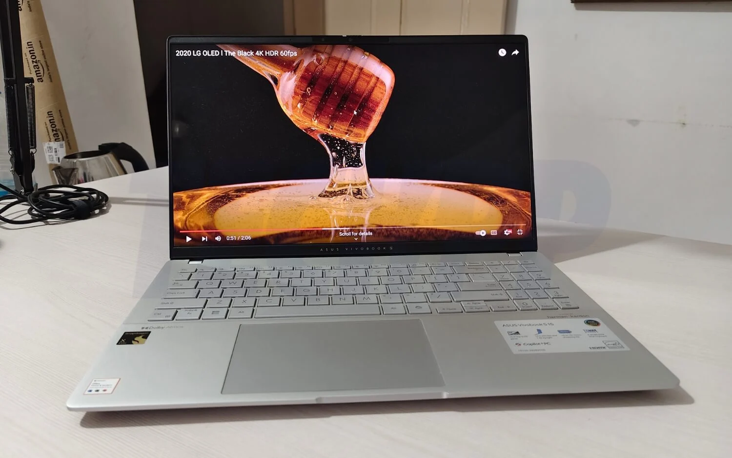 asus vivobook s15 oled display