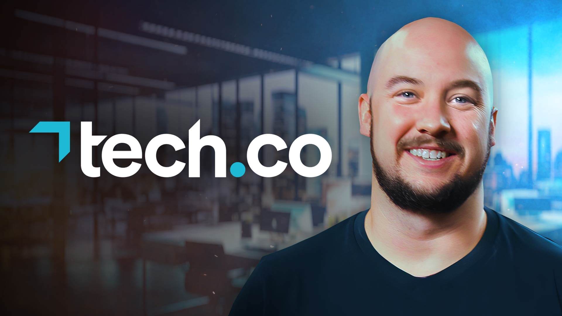 Über Tech.co Video-Miniaturansicht, die den Hauptautor Conor Cawley lächelnd neben dem Tech.co-Logo zeigt