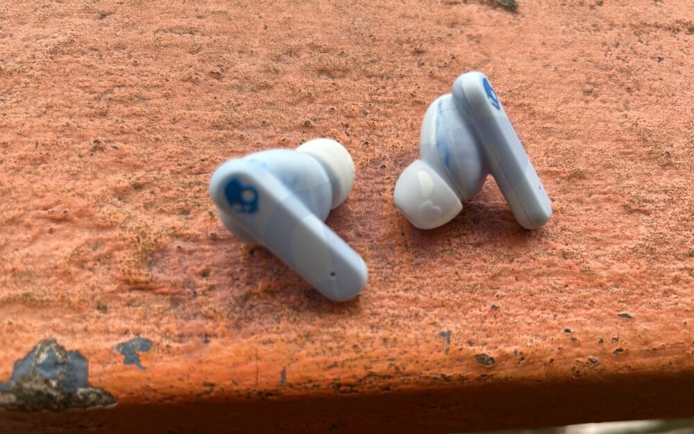 skullcandy ecobuds earbuds design