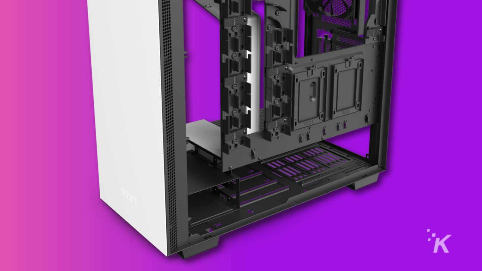 задняя часть nzxt 710i