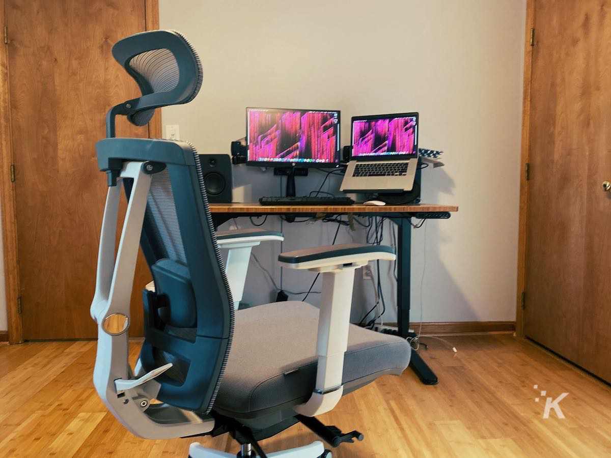 ergochair 2 المستقلة مراجعة ميزة knowtechie