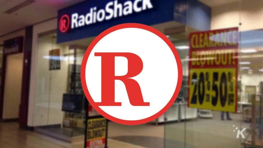 logotipo do radioshack e fundo desfocado