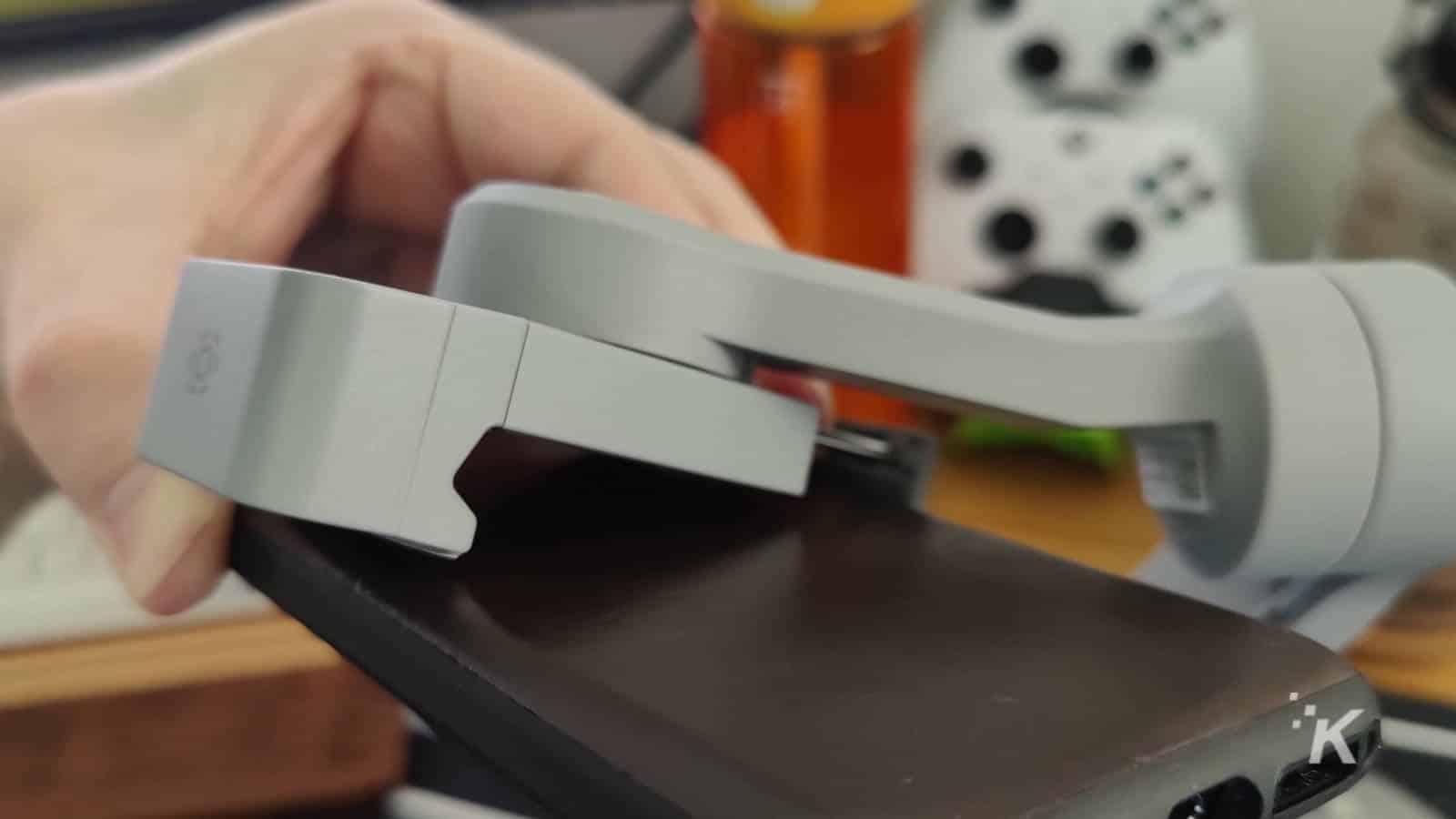 iphone 11 pro con funda que no encaja en la abrazadera