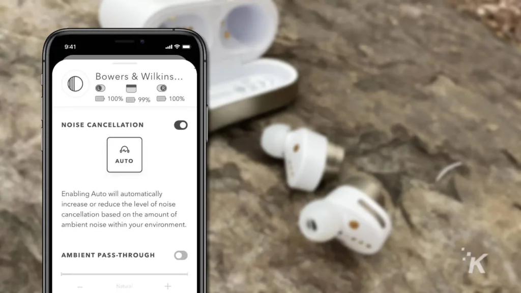 Écouteurs bowers and wilkins pi7 avec image superposée de l'application