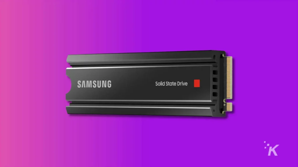 Samsung 980 Pro mit angeschlossenem Kühlkörper