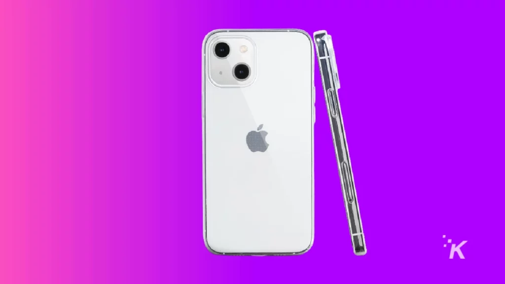 totalee jasne najlepsze etui na iphone 13